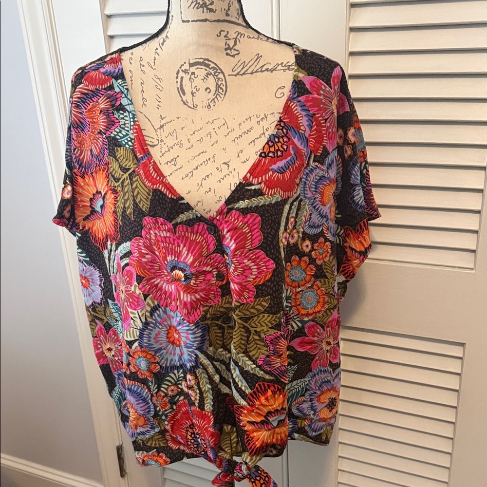 torrid Black Floral V-Neck Tie-Front Blouse